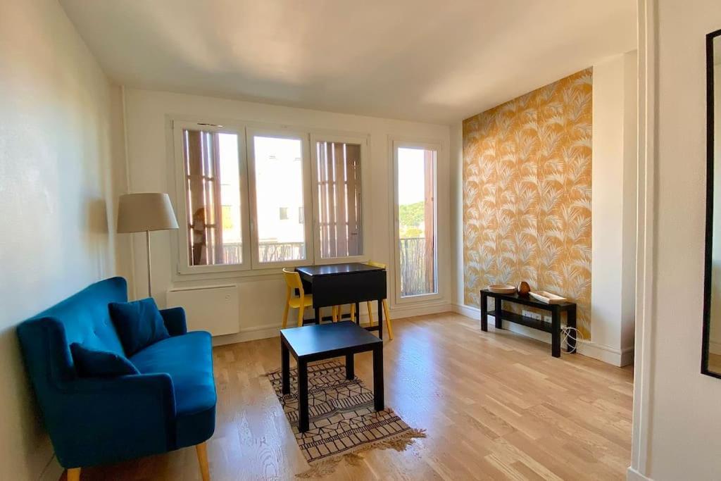 Beau Studio Cosy Et Calme - Face A La Gare De Rosny-Sous-Bois - 20Mn De Paris Et Disneyland Exterior photo